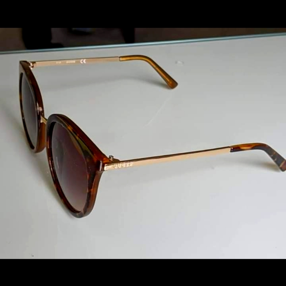 Guess sun glasses